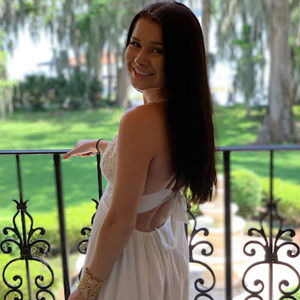 Meet your Posher, Olivia